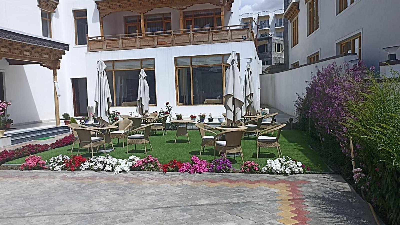 Lha-Zes Hotel Leh Eksteriør billede
